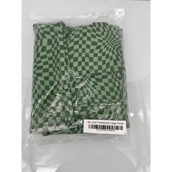 Women's Pants - miss love by Lala Green Checkered Flared Cargo Pants Size Medium - Picture 10 of 10